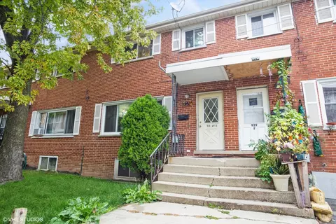 929 W North Ave #E, Villa Park, IL 60181