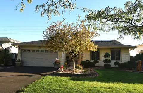 8937 Westwood Dr, Orland Hills, IL 60487