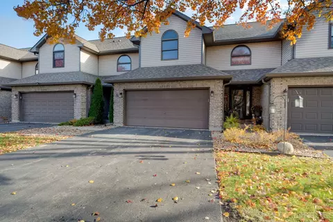 2204 Daffodil Dr, Crest Hill, IL 60403