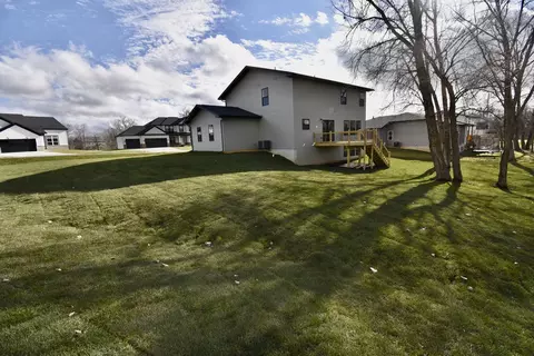206 Eldon Rd, Downs, IL 61736 photo 2