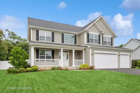 1489 Rolling Hills Dr, Crystal Lake, IL 60014