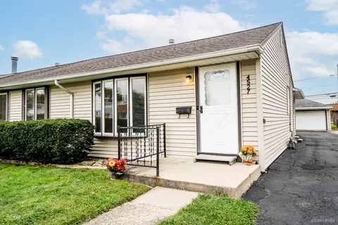 4527 W 90th Pl, Hometown, IL 60456