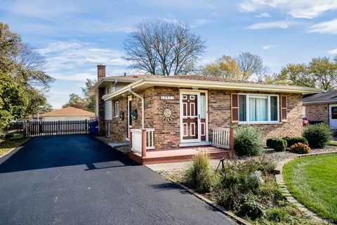 13821 Lawler Ave, Crestwood, IL 60445