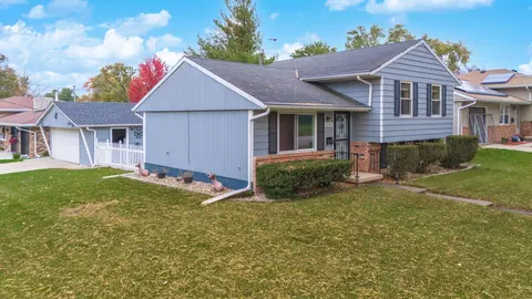 1505 Perry St, Bloomington, IL 61701 photo 2