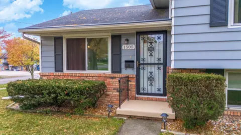 1505 Perry St, Bloomington, IL 61701 photo 6