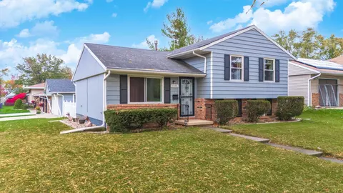 1505 Perry St, Bloomington, IL 61701 photo 3