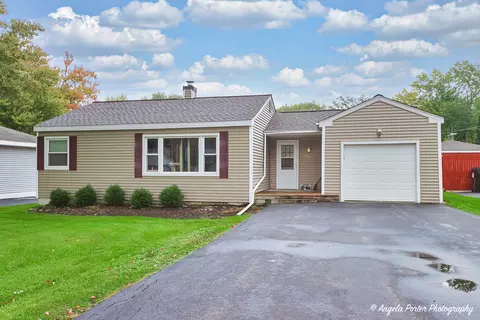 1706 Highview Ave, Mchenry, IL 60050