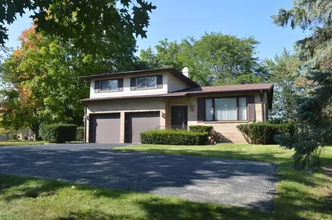 38045 N Chicago Ave, Wadsworth, IL 60083