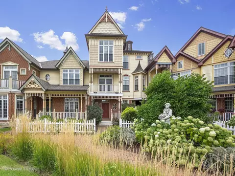 4173 Royal Mews Cir, Naperville, IL 60564