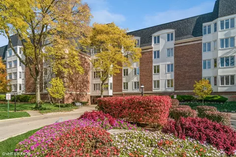 250 Lake Blvd #221, Buffalo Grove, IL 60089