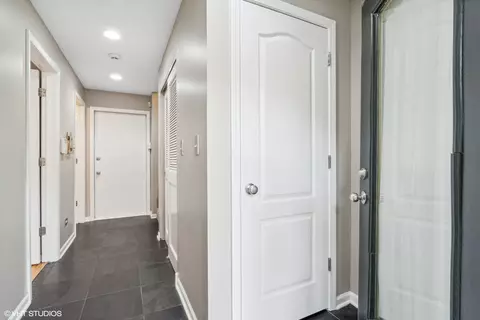 1102 E 54th St, Chicago, IL 60615 photo 23