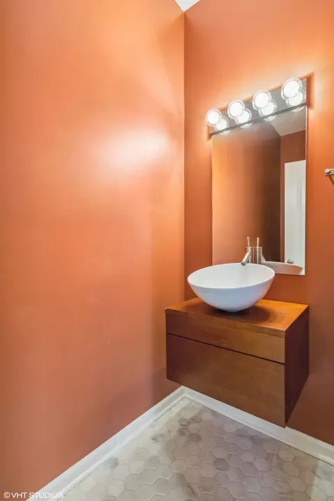 1102 E 54th St, Chicago, IL 60615 photo 22