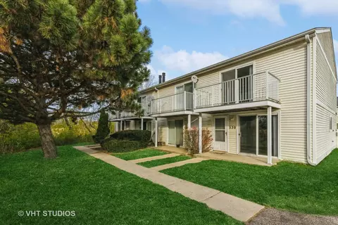 530 Meadow Green Ln #530, Round Lake Beach, IL 60073