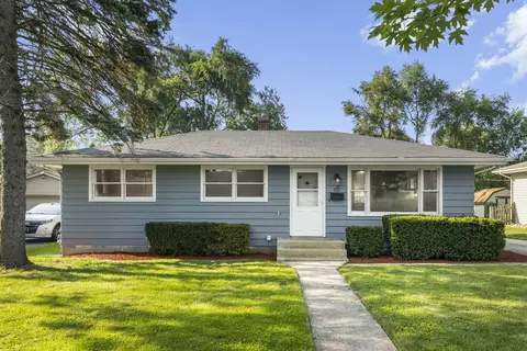 111 Wagner Dr, Cary, IL 60013