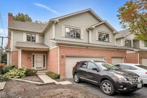 212 College Dr #212, Mount Prospect, IL 60056