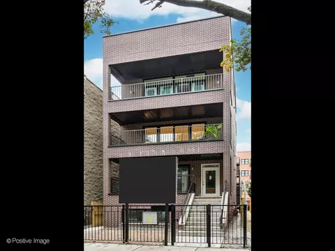 2658 N Bosworth Ave #2, Chicago, IL 60614