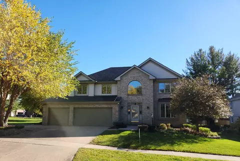 5323 Regents Park Rd, Rockford, IL 61107