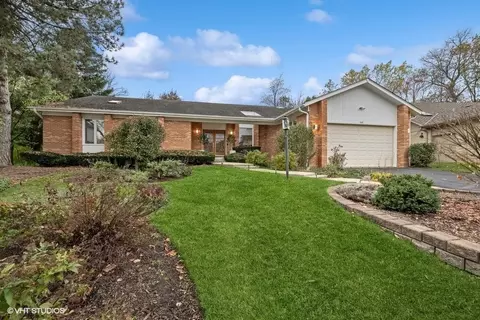 140 Oakmont Dr, Deerfield, IL 60015