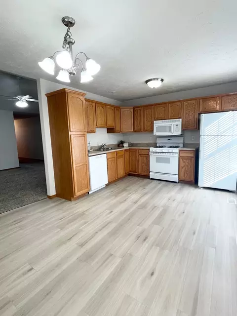 1817 Park West Dr, Normal, IL 61761 photo 6