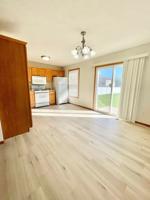 1817 Park West Dr, Normal, IL 61761 photo 2