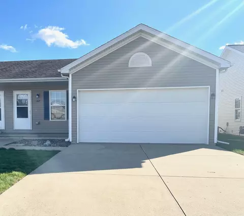 1817 Park West Dr, Normal, IL 61761