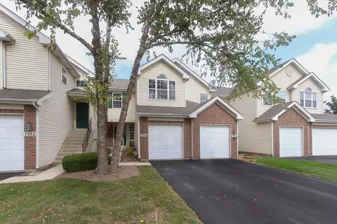 7318 Grandview Ct, Carpentersville, IL 60110