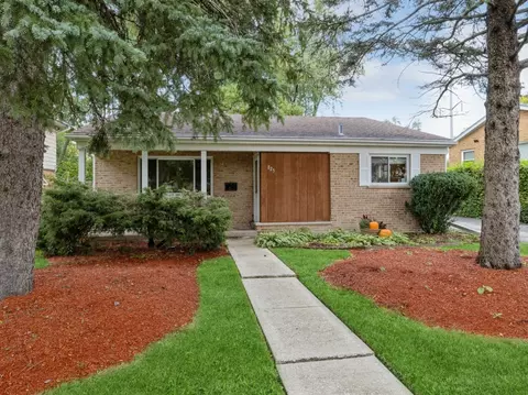 825 Barnsdale Rd, La Grange Park, IL 60526