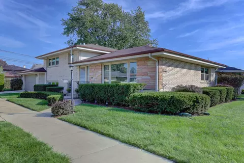 2901 Mayfair Ave, Westchester, IL 60154