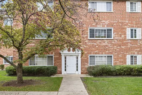 6884 W Touhy Ave #F, Niles, IL 60714