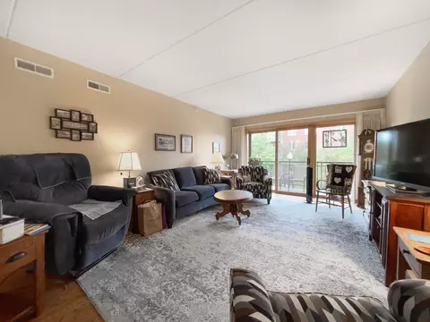 100 N Gary Ave #210, Wheaton, IL 60187 photo 3