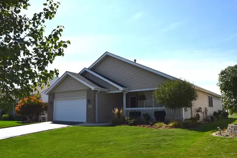 1570 Mallards Cv, Beecher, IL 60401