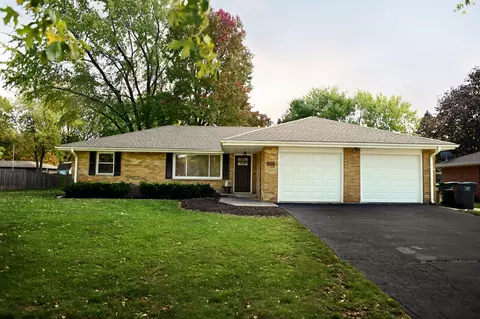 216 Yolane Dr, Sugar Grove, IL 60554