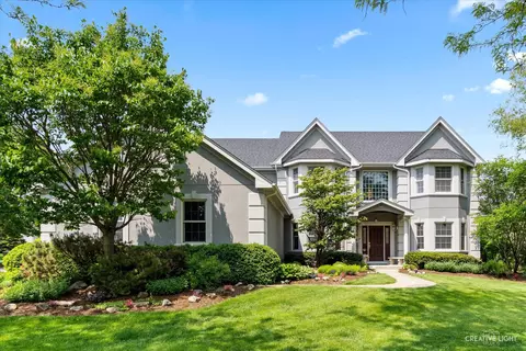 3300 Oak Knoll Rd, Carpentersville, IL 60110