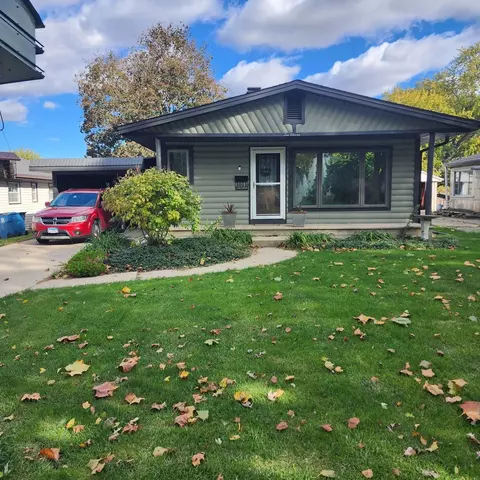 1011 Michigan Ave, Mendota, IL 61342