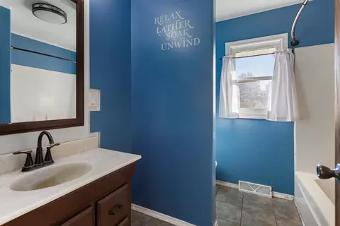 208 E Illinois St, Mansfield, IL 61854 photo 14