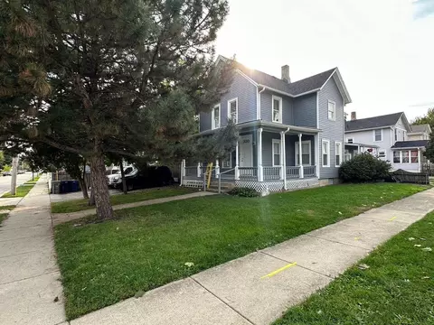 320 Center St, Elgin, IL 60120