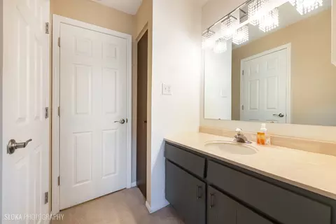 1779 Gloucester Ct #C, Wheaton, IL 60187 photo 11