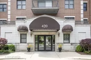 420 W Burlington Ave #501, La Grange, IL 60525