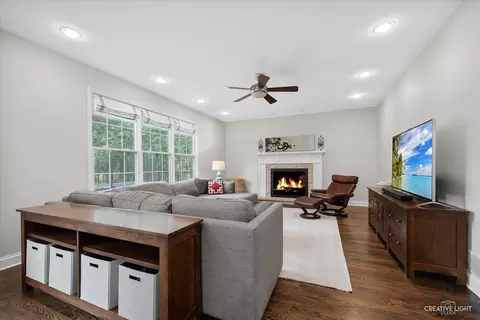 1014 S Wheaton Ave, Wheaton, IL 60189 photo 10
