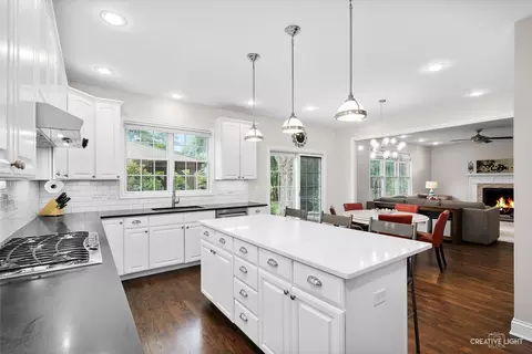 1014 S Wheaton Ave, Wheaton, IL 60189 photo 8