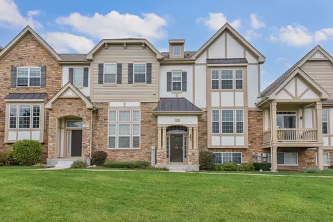 243 Bennett Dr, Carol Stream, IL 60188