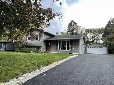 3 S144 Cypress Dr, Glen Ellyn, IL 60137