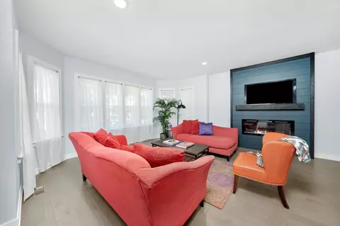 9217 S May St, Chicago, IL 60620 photo 4