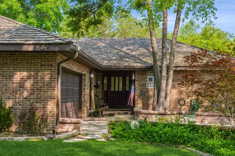 370 Estes St, Gurnee, IL 60031