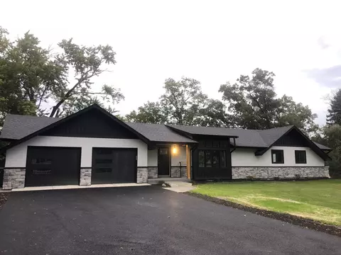 8740 W 96th St, Palos Hills, IL 60465