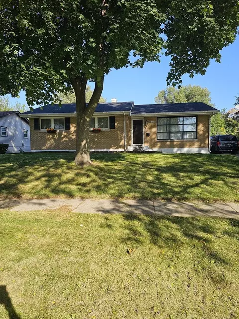 1817 Ivy Ln, Aurora, IL 60506