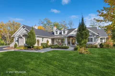722 Thomas Ct, Libertyville, IL 60048