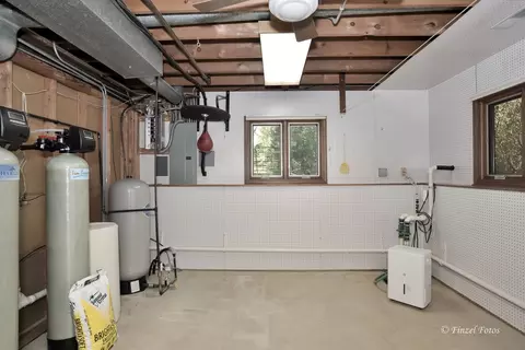 41 W038 Bowes Rd, Elgin, IL 60124 photo 19