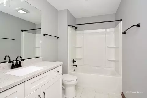 41 W038 Bowes Rd, Elgin, IL 60124 photo 15