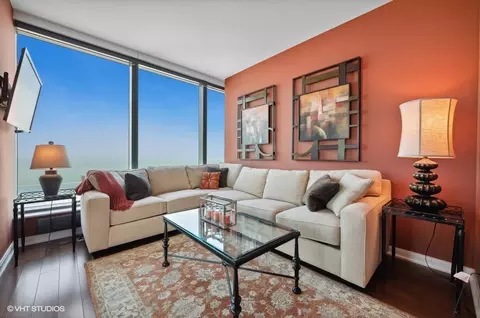 Living - 60 E Monroe St #3901, Chicago, IL 60603 photo 6 of 8